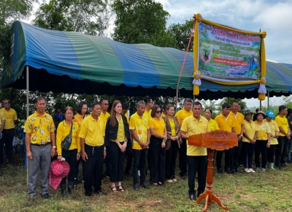 Return Fish to Khlong Yang Activity in Wang Dan Subdistrict